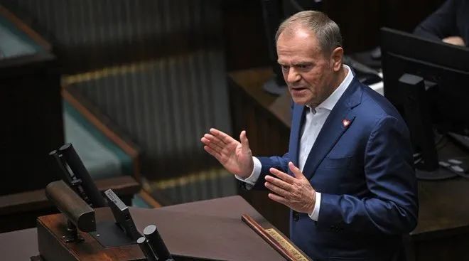 军队规模大翻番！波兰所有成年男子强制军训，三战阴影笼罩欧洲