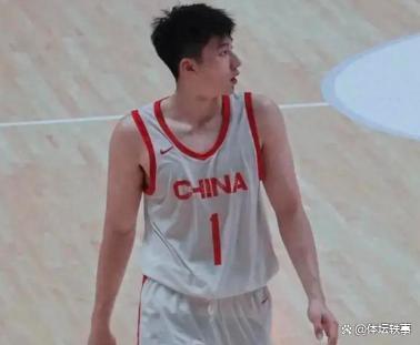 山东男篮大胜39分，2大新锐全都低迷，巩晓彬儿子仅仅4分3篮板