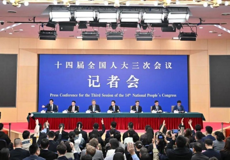 金融市场、中美贸易、《哪吒2》……这场发布会传递重要信息！