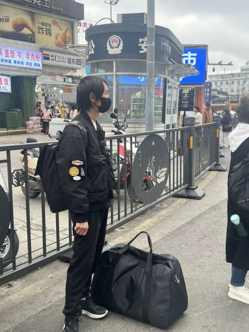 知名男歌手复出，贵阳首演仅9名观众！本人回应