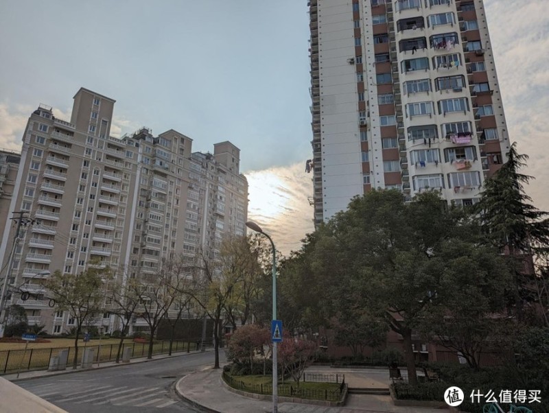 谷歌Pixel 6 Pro手机评测，自研芯片有多强？影像表现很厉害？