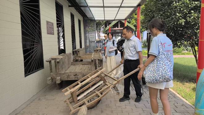 大周村携手安医学子共绘振兴图景：青春实践赋能产业升级与健康乡村