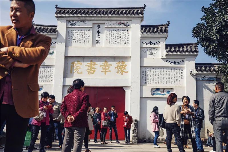 2025年，是谁还在靠“骂游戏”发财