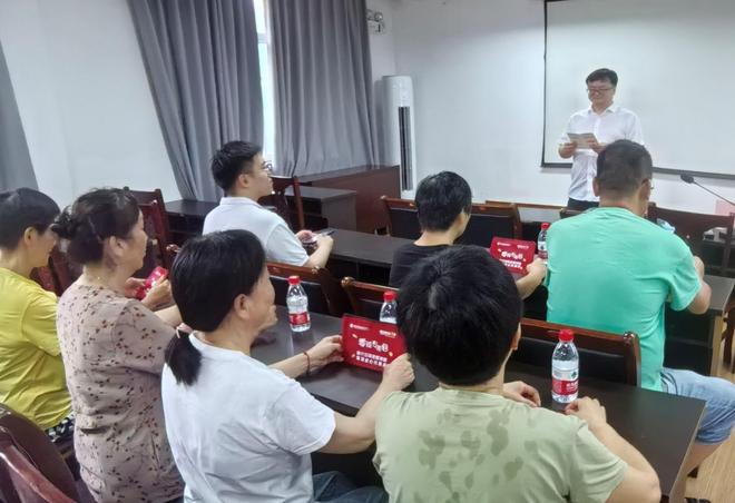 防范电信诈骗 共建平安社区——稠州银行宁波分行深入社区开展反电信诈骗宣传活动