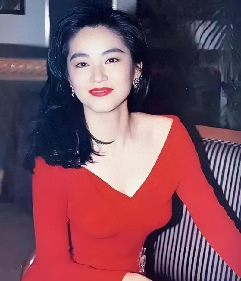 王晶谈香港四大美女：林青霞男相，李嘉欣不美，王祖贤腿粗，偏爱邱淑贞