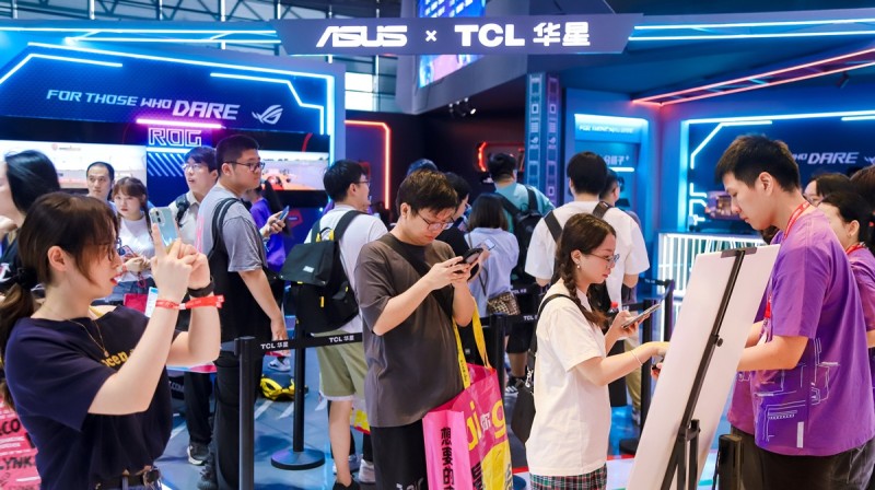 华硕联展区.jpg