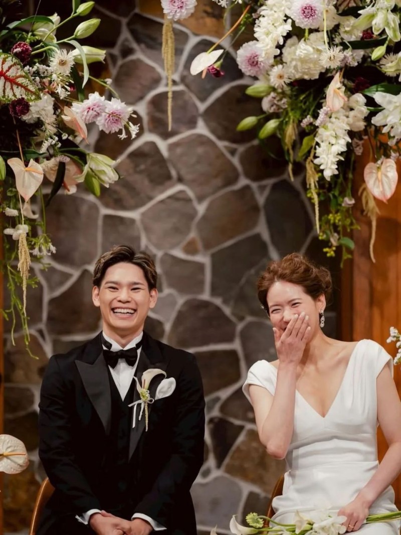 排坛姐弟夫妻 29岁女排国手嫁25岁弟弟 公布婚礼照 球迷惊呼天作之合