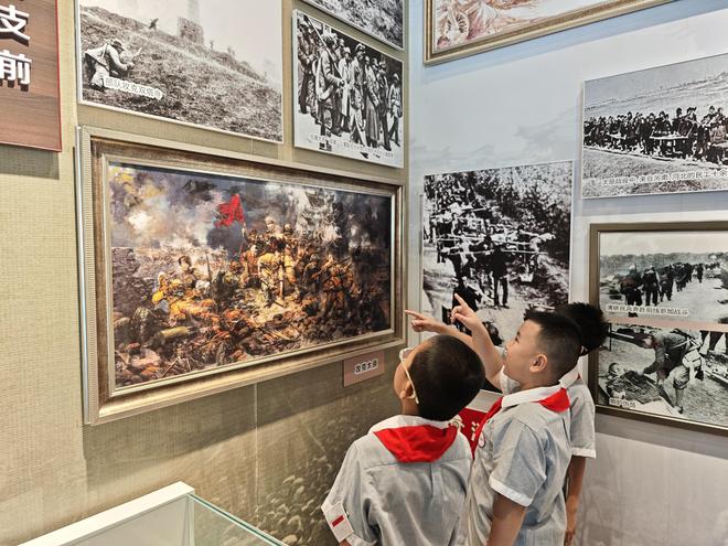 追寻解放记忆！虹桥小学少先队员的纪念馆实践课