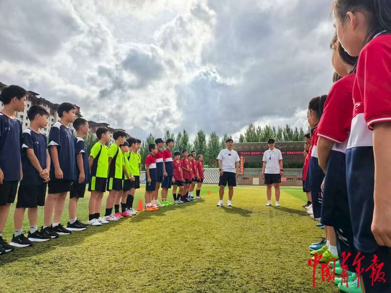澳门娃到东北  两天爱上“酸菜炖大鹅”