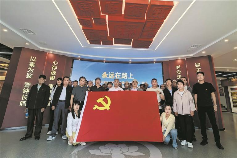 党建赋能青春力量精准培育振兴先锋 ——海东市民和县西沟乡党建引领到村“任职”大学生成长纪实