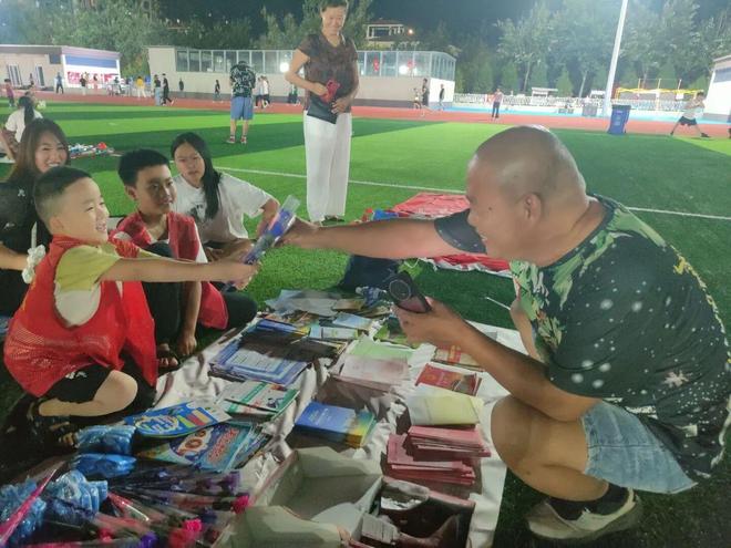 未成年人教育丨青县：青心小掌柜 义卖暖百村
